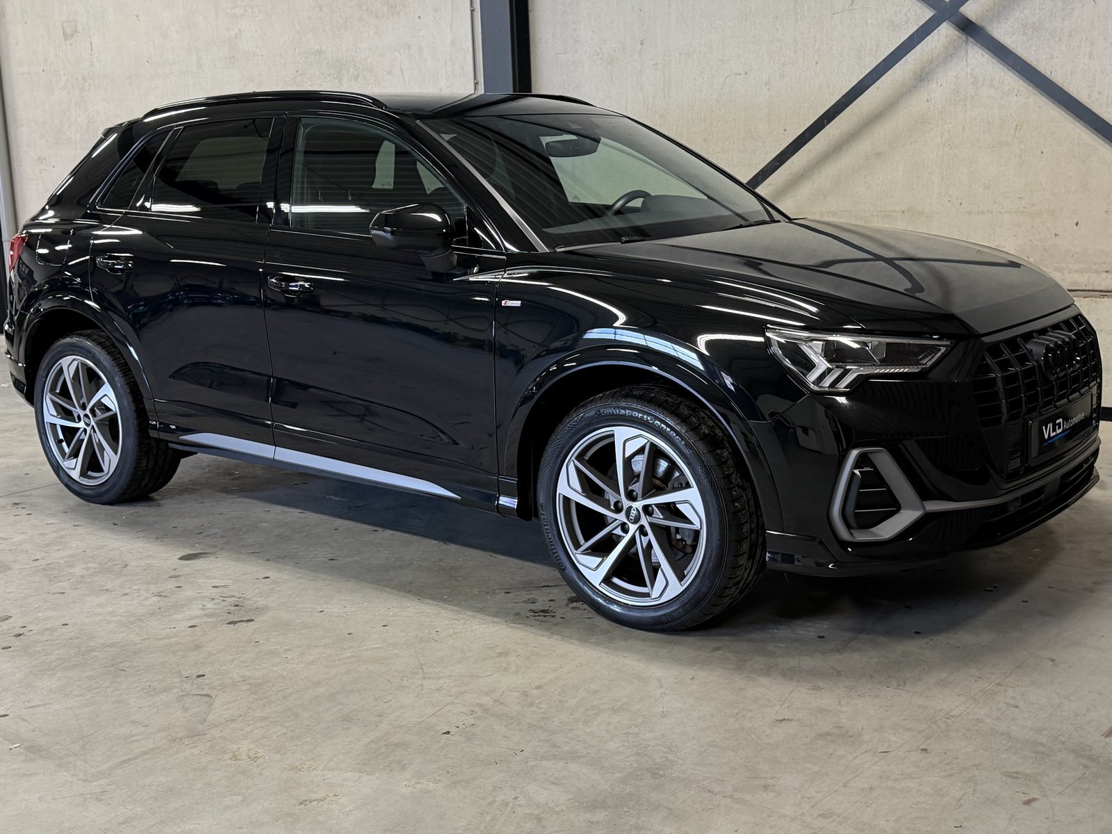 Audi Q3 zwart bij VLD Automotive