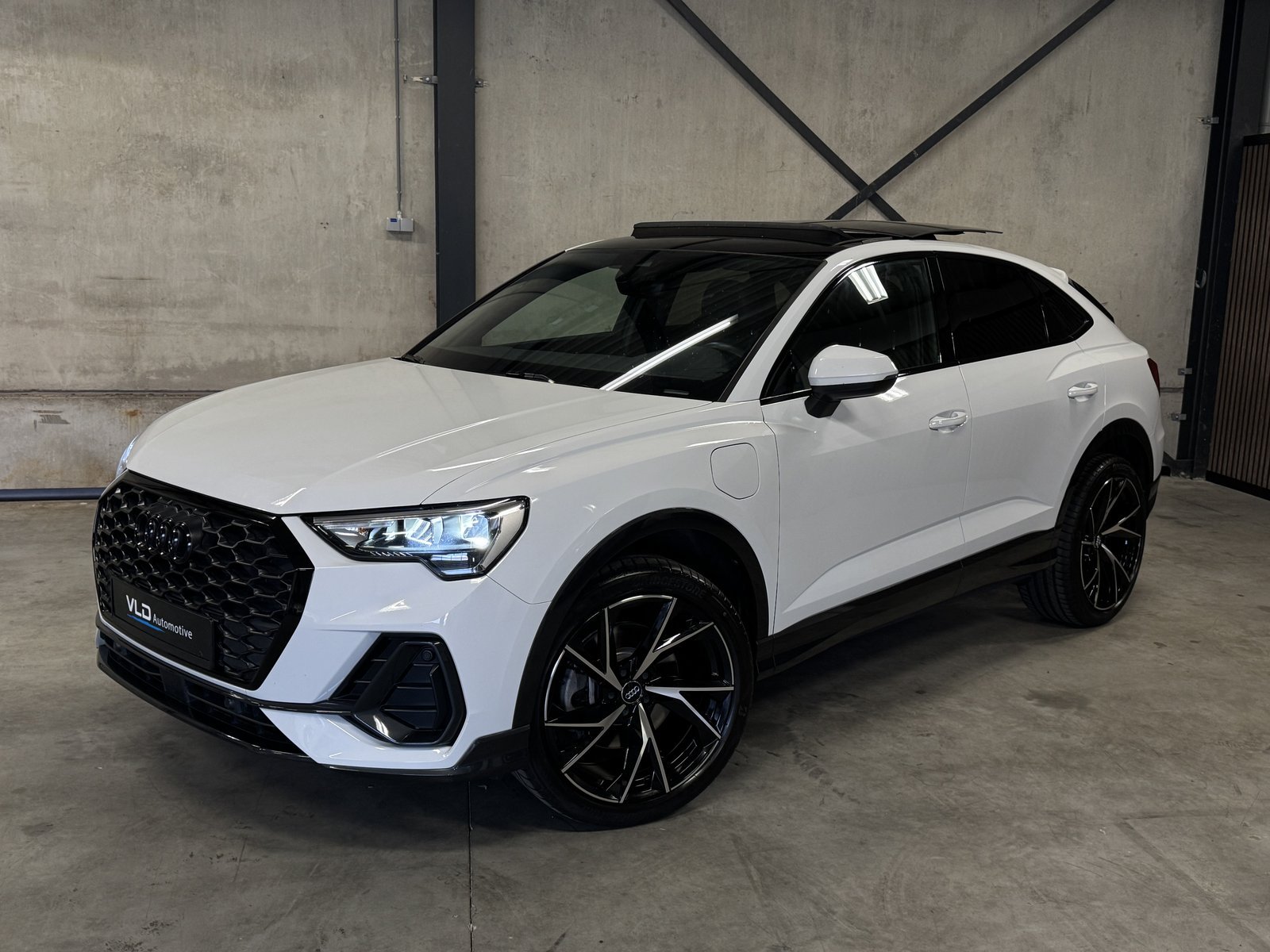 Audi Q3 wit bij VLD Automotive