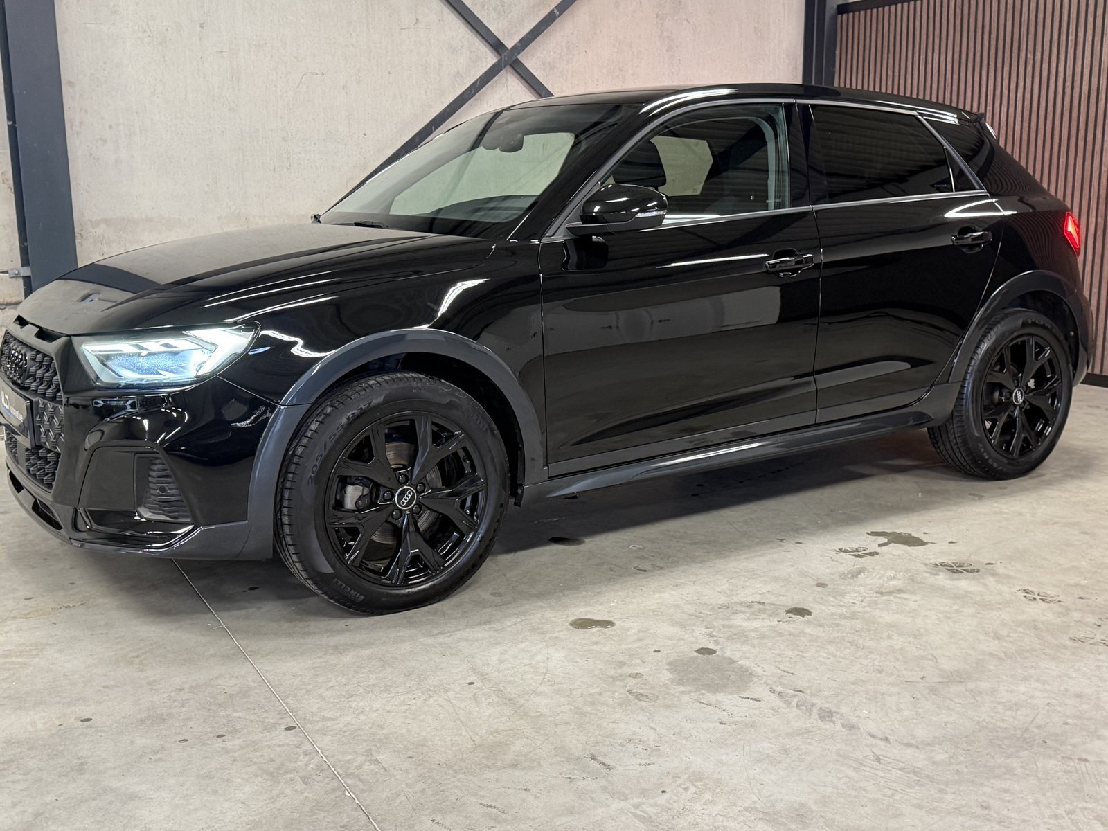Audi RS Q3 zwart bij VLD Automotive