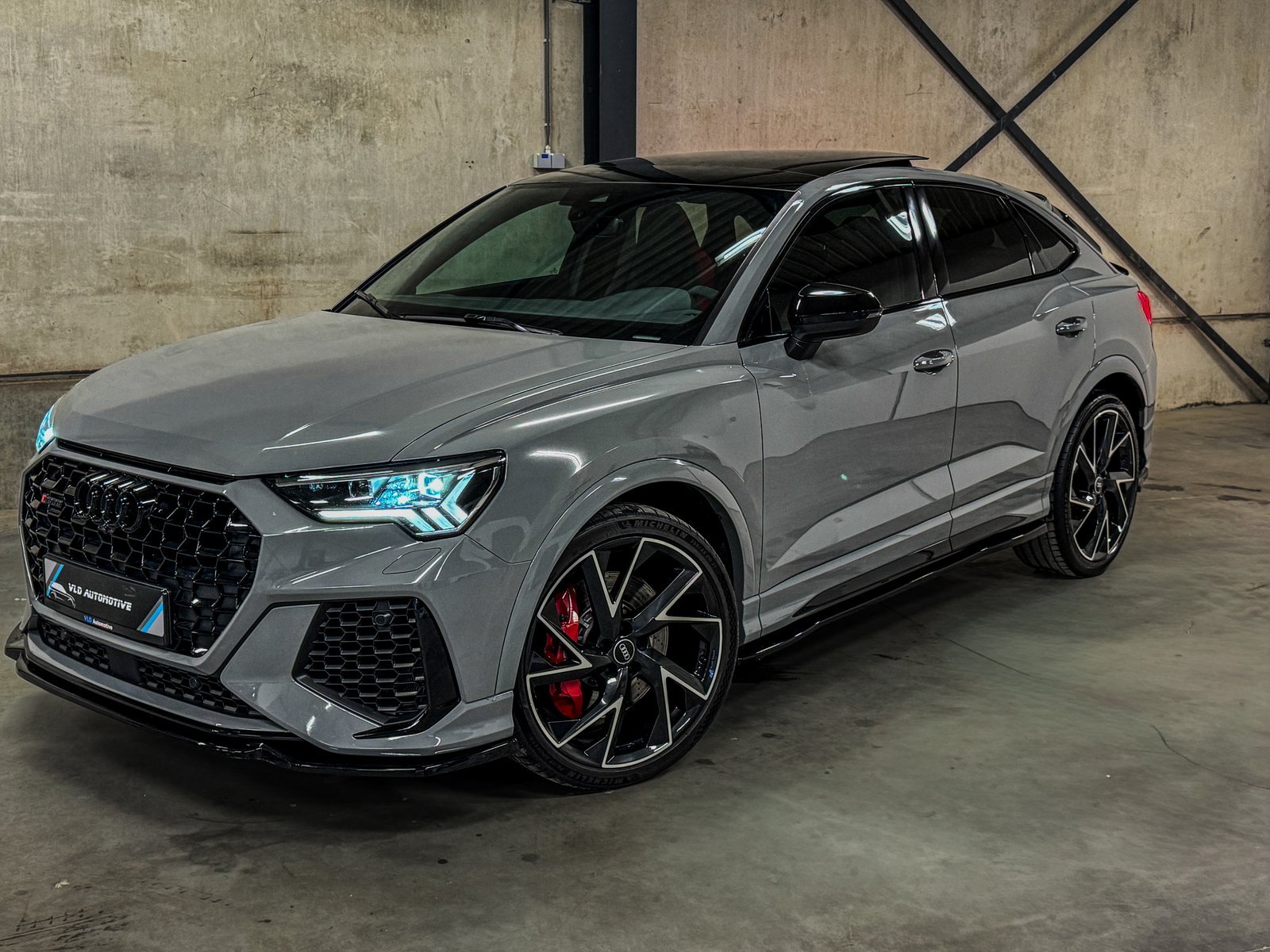 Audi RS Q3 in de showroom